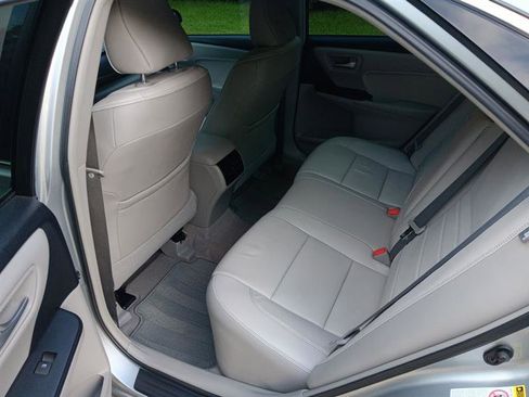 Used 2015 Toyota Camry XLE image 10