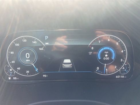 Used 2022 Hyundai Palisade Calligraphy image 2