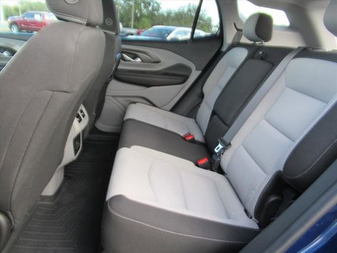 Used 2023 GMC Terrain SLE w/ Driver Convenience Package image 29