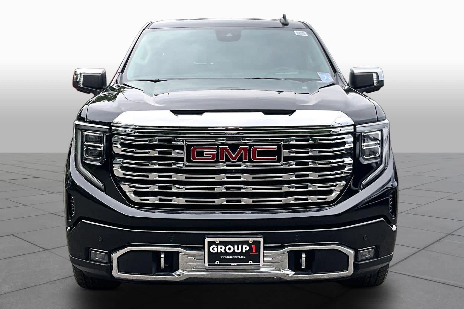 Used 2024 GMC Sierra 1500 Denali w/ Denali Reserve Package AWD/4WD image 4