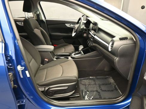 Used 2023 Kia Forte LXS FWD image 33