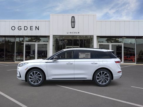New 2026 Lincoln Corsair Grand Touring AWD/4WD image 3