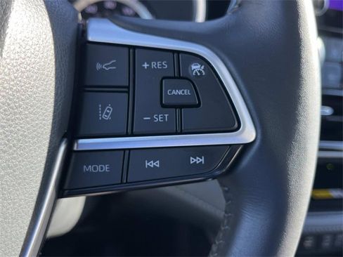 Used 2024 Toyota Highlander LE image 34