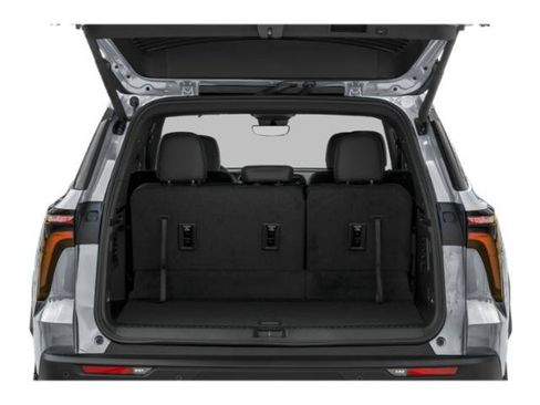 Used 2024 Chevrolet Traverse Z71 w/ LPO, Floor Liner Package AWD/4WD image 13