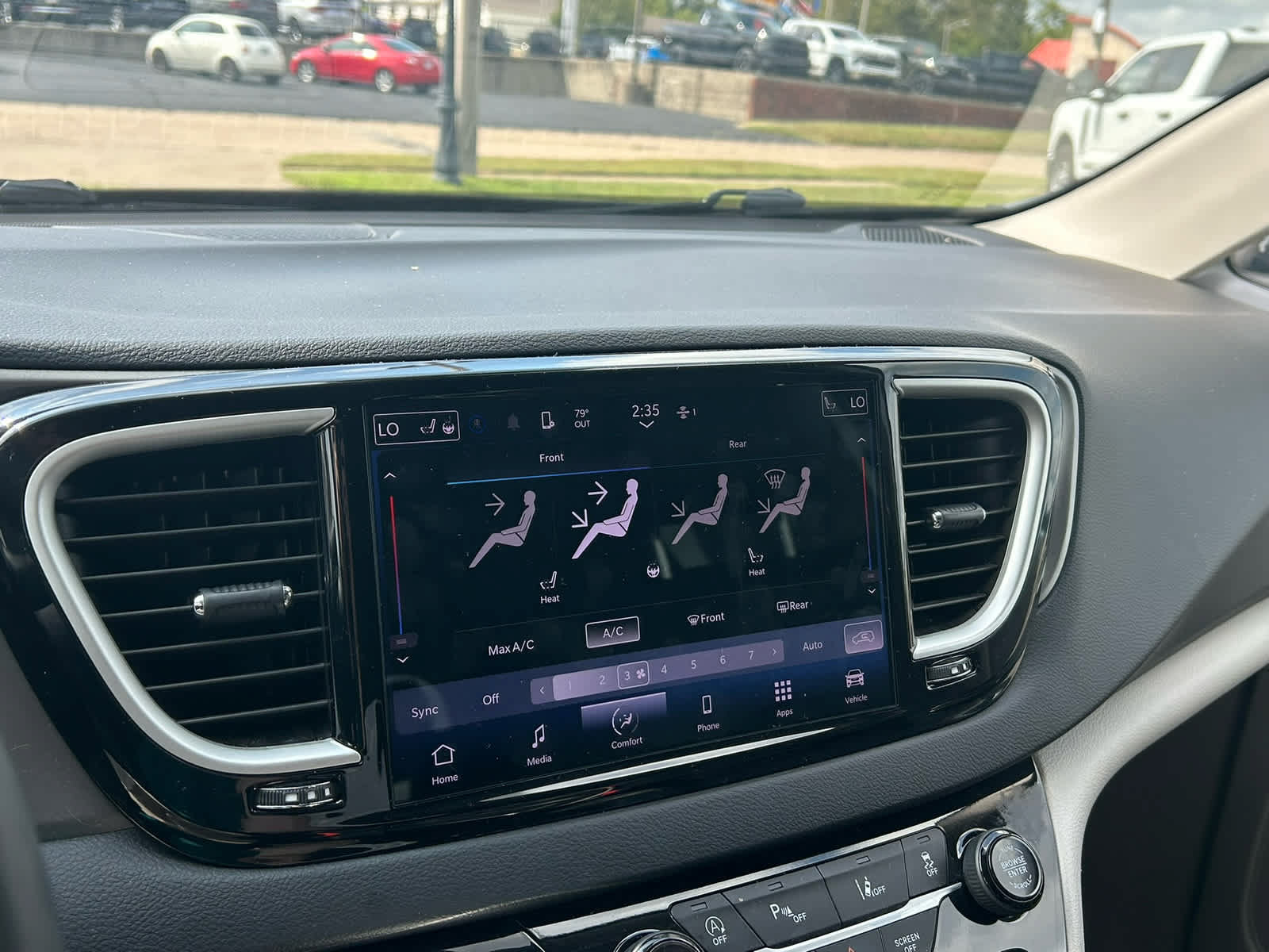 Used 2024 Chrysler Pacifica Touring-L FWD image 36