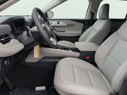 New 2026 Ford Explorer Active w/ Active Comfort Package RWD image 9