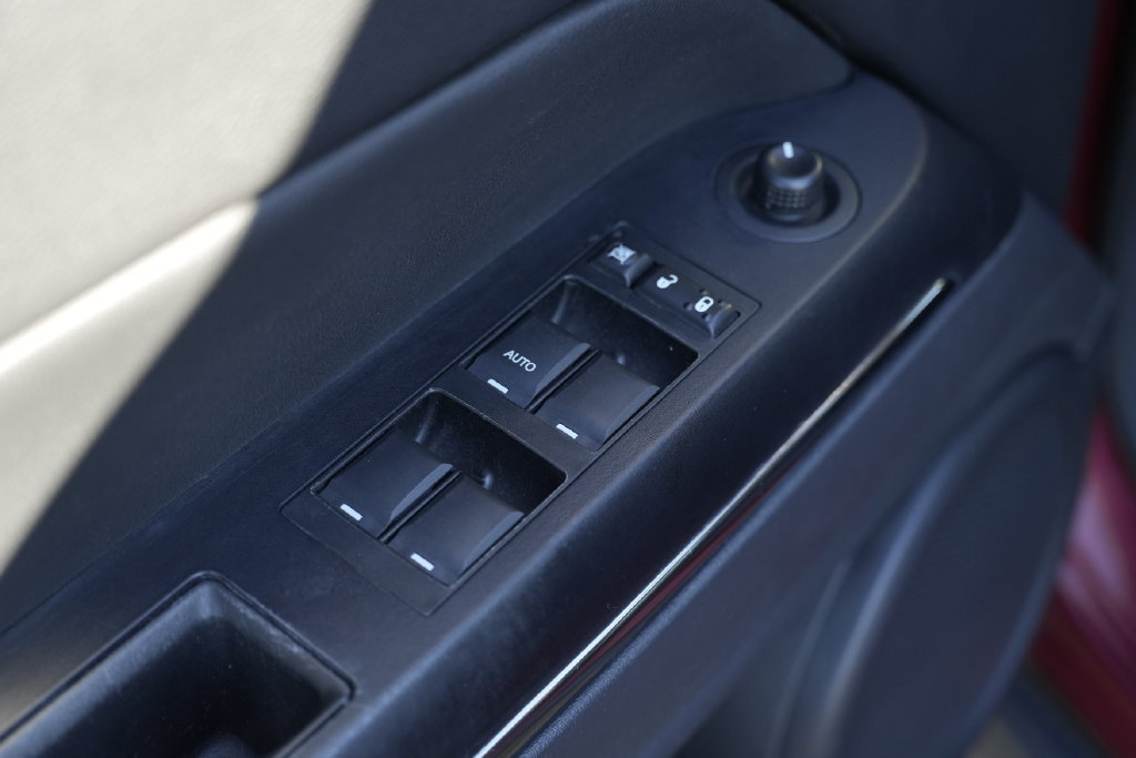 Used 2012 Jeep Patriot Limited AWD/4WD image 20