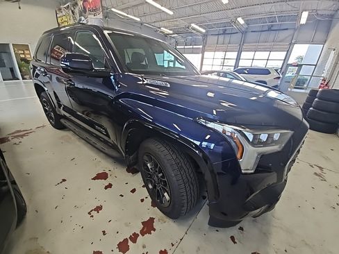 Used 2024 Toyota Sequoia 4WD image 3