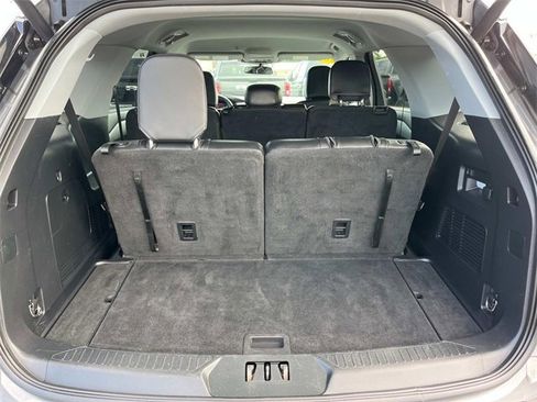 Used 2022 Ford Explorer XLT w/ Equipment Group 202A image 23