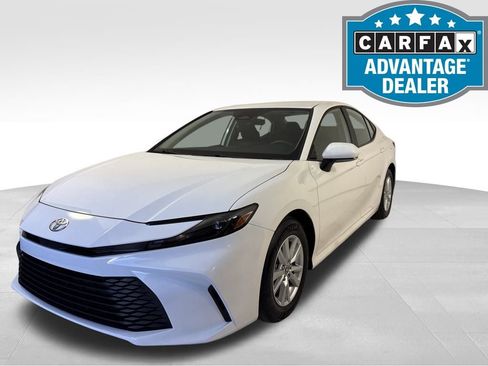 Used 2025 Toyota Camry LE image 1