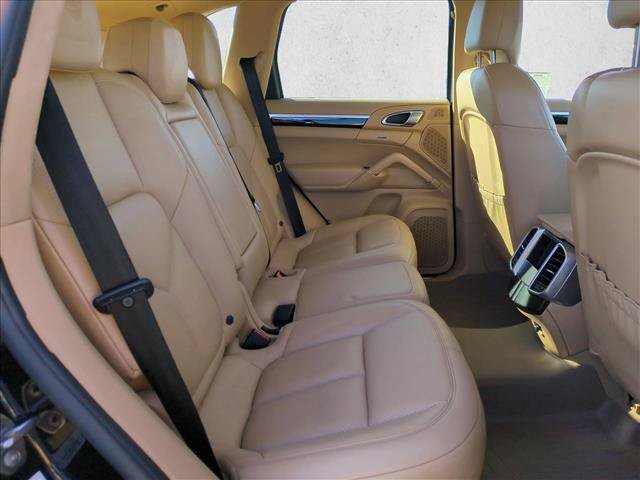 Used 2016 Porsche Cayenne AWD/4WD image 21