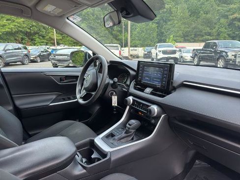 Used 2021 Toyota RAV4 LE w/ Carpet Mat Package (TMS) AWD/4WD image 4