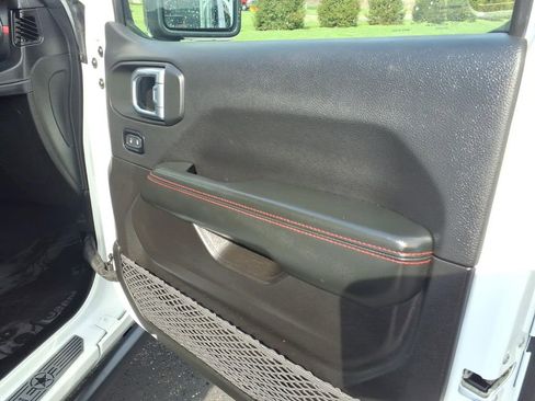 Used 2024 Jeep Wrangler Unlimited Rubicon AWD/4WD image 28