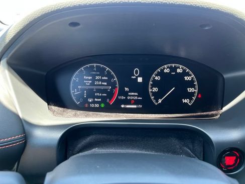 Certified 2025 Honda HR-V Sport image 24