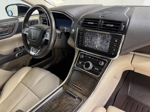 Used 2019 Lincoln Continental Reserve image 20