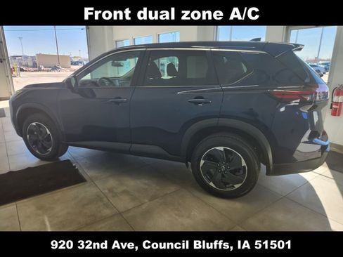 Used 2025 Nissan Rogue SV image 6