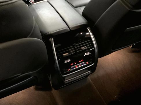 Used 2023 BMW X7 xDrive40i w/ M Sport Package image 37