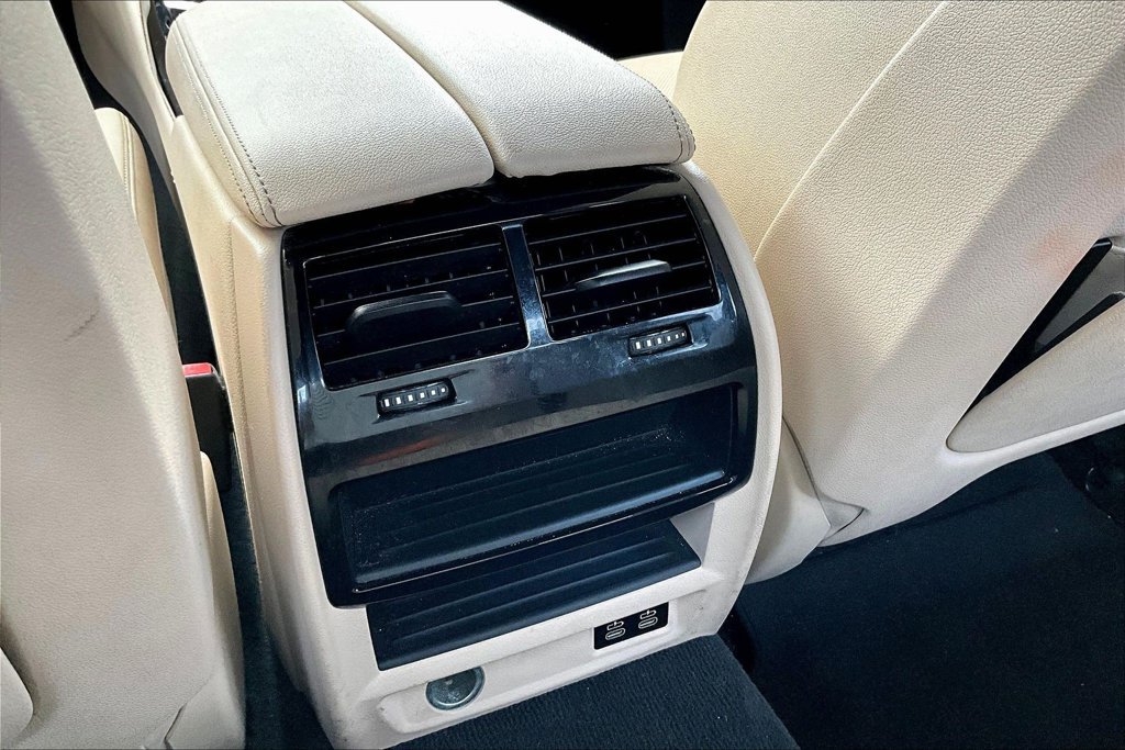 Used 2021 BMW 530i w/ Premium Package RWD image 9