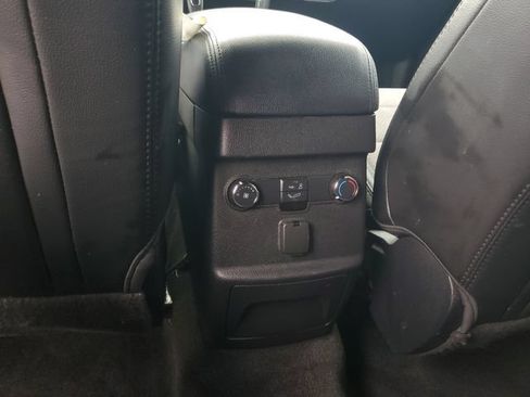 Used 2017 Ford Explorer XLT w/ Equipment Group 202A FWD image 13