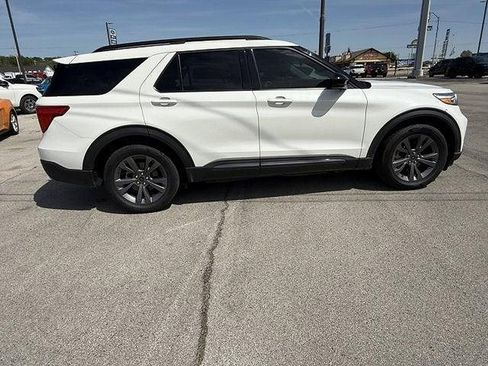 Used 2022 Ford Explorer XLT w/ Equipment Group 202A RWD image 7