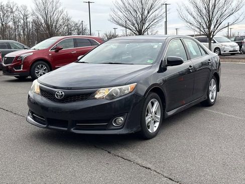 Used 2012 Toyota Camry SE image 5