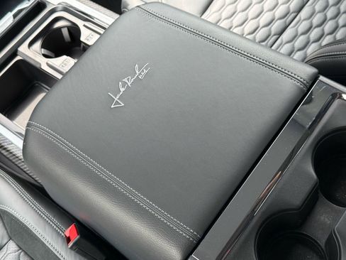 New 2026 Ford F250 Lariat w/ Black Appearance Package image 31