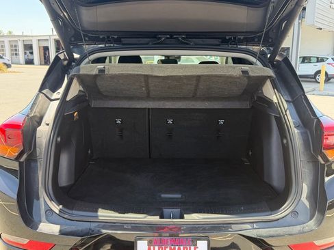Used 2021 Buick Encore GX Essence w/ Sport Touring Package FWD image 4