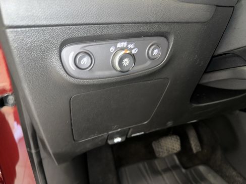 Used 2023 Buick Encore GX Essence w/ Experience Buick Package image 21