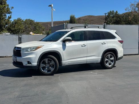 Used 2014 Toyota Highlander Limited FWD image 1