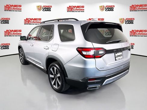 Used 2024 Honda Pilot Touring image 2