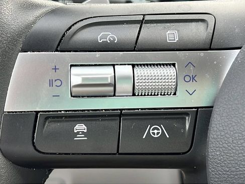 Used 2024 Hyundai Kona Limited FWD image 21