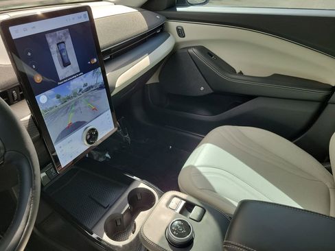 Used 2023 Ford Mustang Mach-E Premium image 28