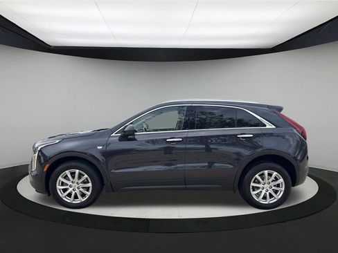 Used 2022 Cadillac XT4 Luxury w/ Cold Weather Package AWD/4WD image 4