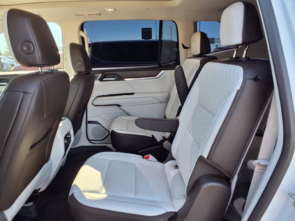 Certified 2025 GMC Acadia Denali w/ Super Cruise Package FWD image 17