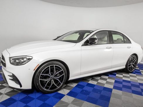 Used 2022 Mercedes-Benz E 350 Sedan w/ AMG Line Exterior image 2