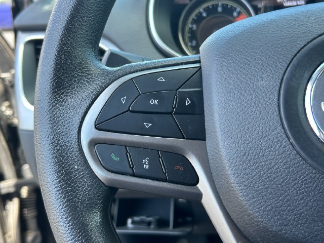 Used 2019 Jeep Cherokee Latitude w/ Popular Appearance Group AWD/4WD image 19