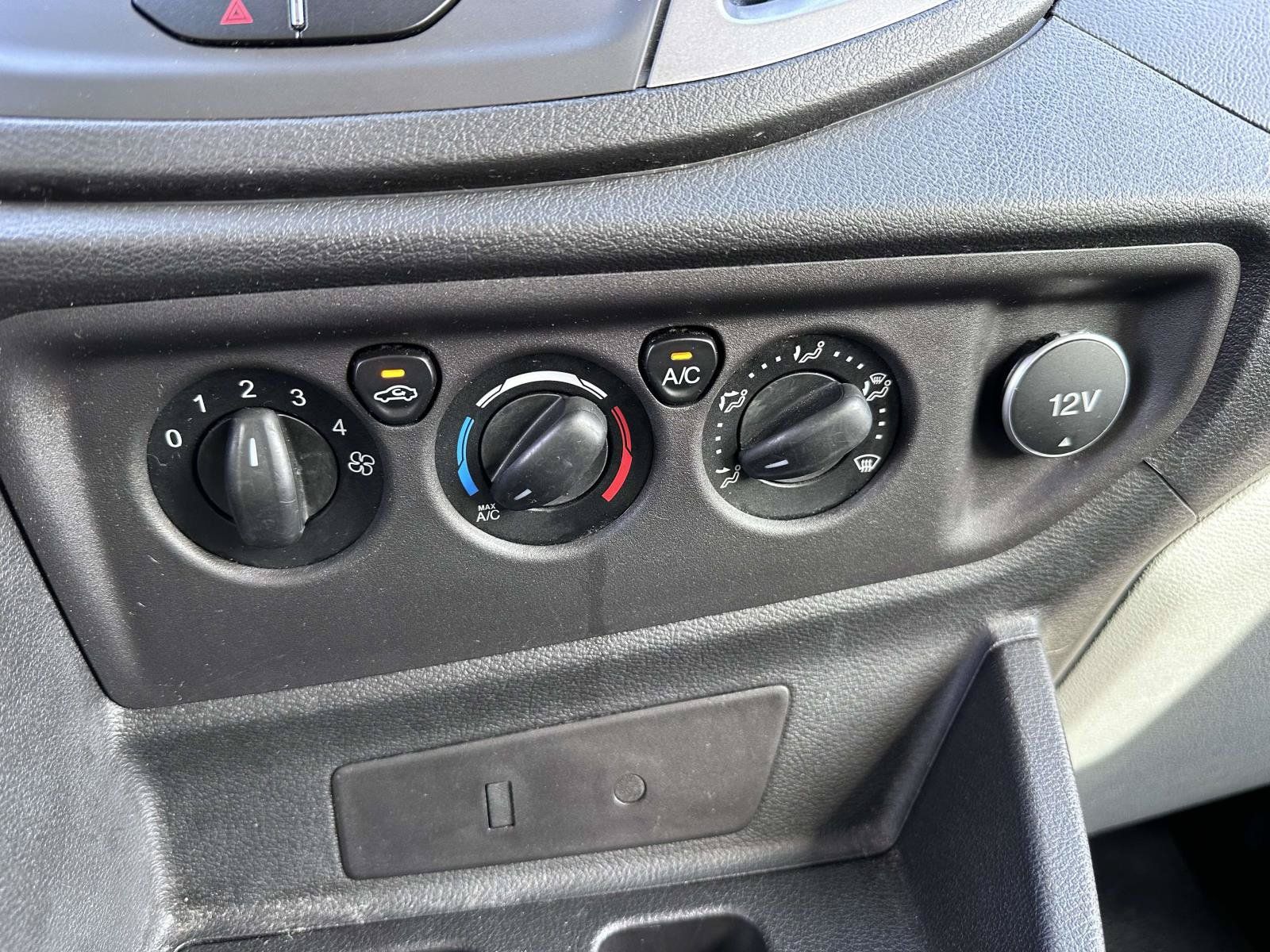 Used 2015 Ford Transit 350 XLT RWD image 25