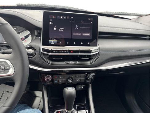 New 2026 Jeep Compass Latitude image 16