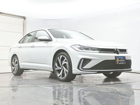 Certified 2026 Volkswagen Jetta SEL FWD image 26