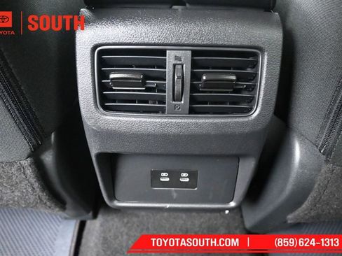 Used 2025 Nissan Rogue SV FWD image 22