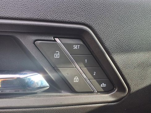 Used 2025 Chevrolet Colorado ZR2 image 10