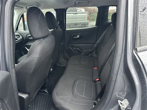 Used 2022 Jeep Renegade Latitude image 11