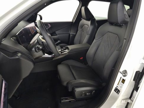 Used 2025 BMW X3 xDrive30i w/ Premium Package image 16