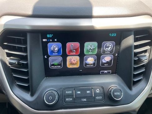 Used 2018 GMC Acadia Denali w/ Technology Package FWD image 8