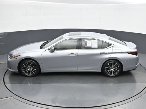 Used 2023 Lexus ES 350 w/ Premium Package FWD image 19