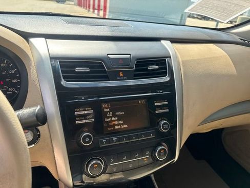 Used 2015 Nissan Altima 2.5 S w/ Power Driver Seat Package FWD image 15