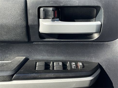 Used 2015 Toyota Tundra SR5 w/ SR5 Upgrade Package image 21