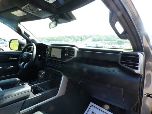 Used 2025 Toyota Tundra SR5 w/ SR5 Premium Package AWD/4WD image 14
