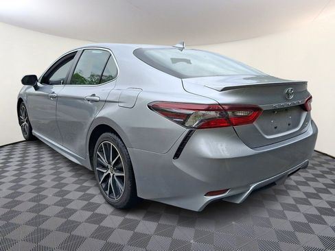 Used 2024 Toyota Camry SE FWD image 4