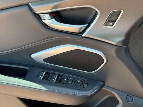 Certified 2025 Acura RDX SH-AWD image 17